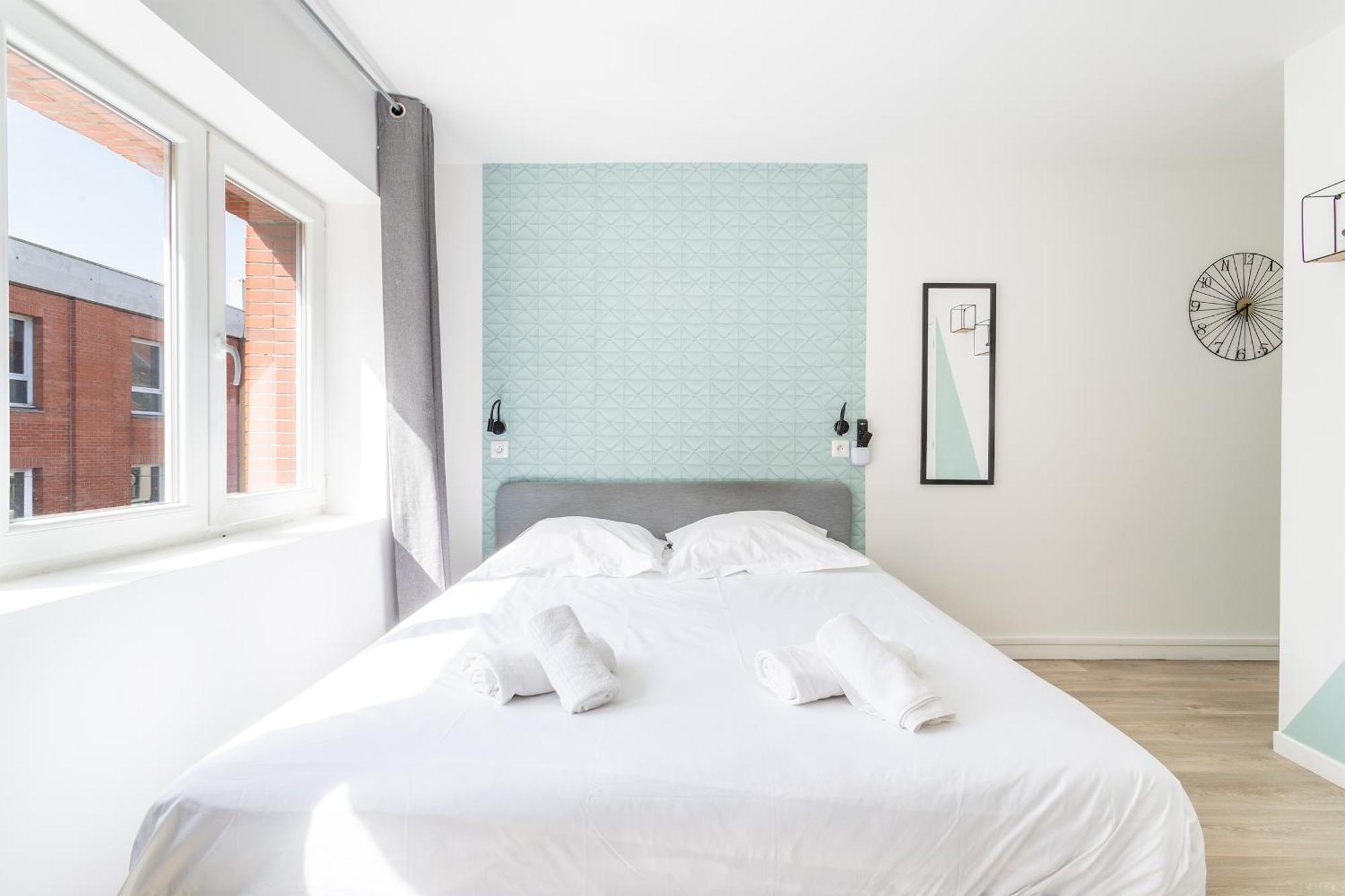 S&K Suite Grande Rue Roubaix - Chambre Spacieuse Et Sdb Privee - Netflix Et Cuisine Exterior foto